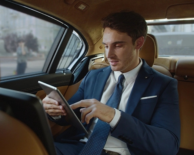 Book the Best Limo Service in New York Today